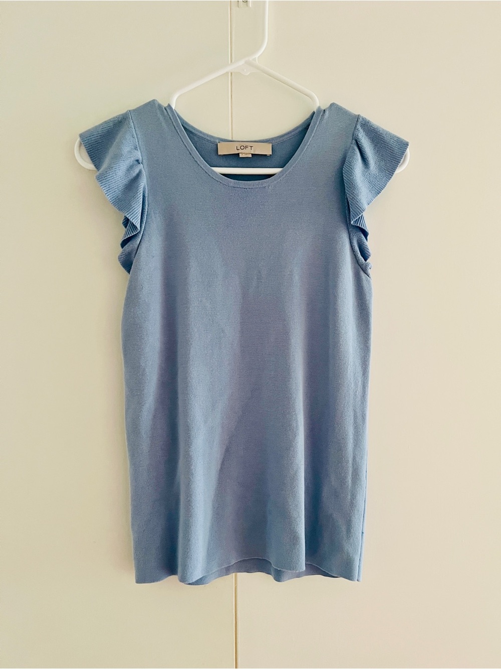 anne taylor loft periwinkle blue ruffle sleeve top size small